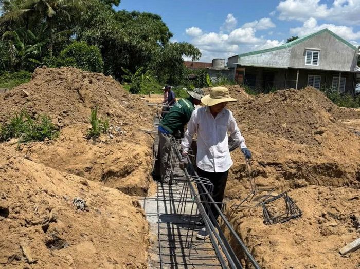 Khởi động thi công xây dựng công trình.