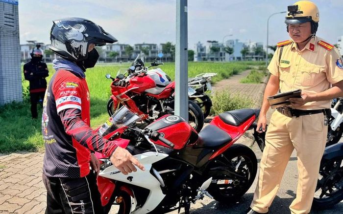 Cảnh sát giao thông tuần tra phát hiện vụ việc.