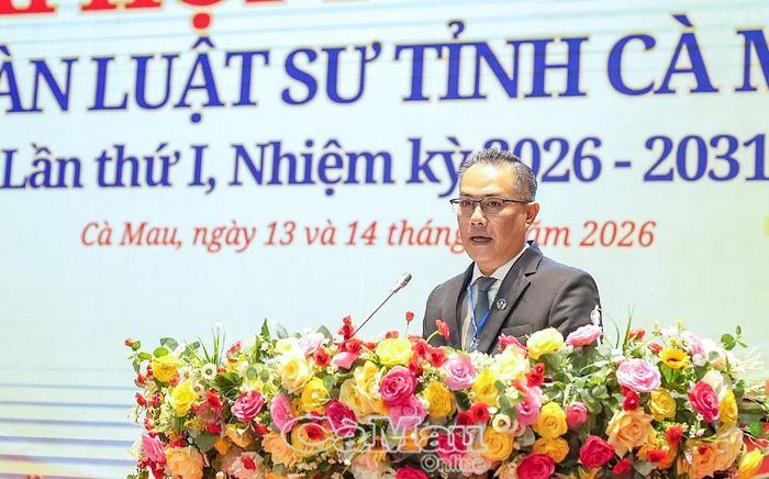 Luật sư Nguyễn Duy Sơn, Chủ nhiệm lâm thời Đoàn Luật sư tỉnh Cà Mau, Trưởng Ban tổ chức Đại hội, phát biểu khai mạc.