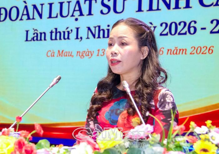 Bà Đặng Kim Hoa, Phó Cục trưởng Cục Bổ trợ tư pháp, Bộ Tư pháp, đề nghị Đoàn Luật sư tỉnh Cà Mau tiếp tục nâng cao chất lượng đội ngũ luật sư, góp phần bảo vệ công lý và phục vụ sự phát triển của địa phương.