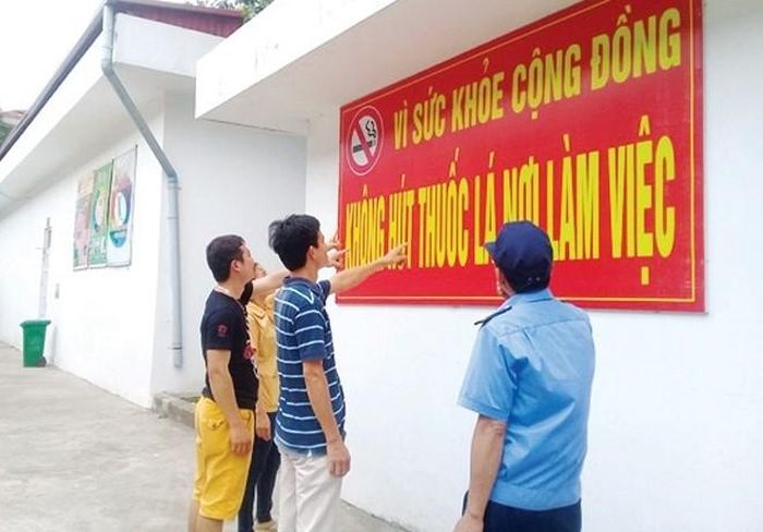 Các cấp công đoàn tỉnh Ninh Bình luôn đẩy mạnh phát động xây dựng môi trường làm việc không khói thuốc. Ảnh minh họa: S.T