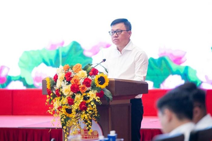 Ủy viên BCH Trung ương Đảng, Tổng Biên tập báo Nhân dân Lê Quốc Minh - Phó Trưởng Ban Tuyên giáo và Dân vận Trung ương, Chủ tịch Hội Nhà báo Việt Nam - phát biểu. Ảnh: QH