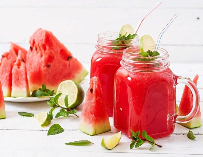 Dưa hấu quá lạnh có thể gây kích thích đường tiêu hóa ở một số người, ảnh hưởng đến quá trình tiêu hóa và hấp thu thức ăn. Ảnh minh họa