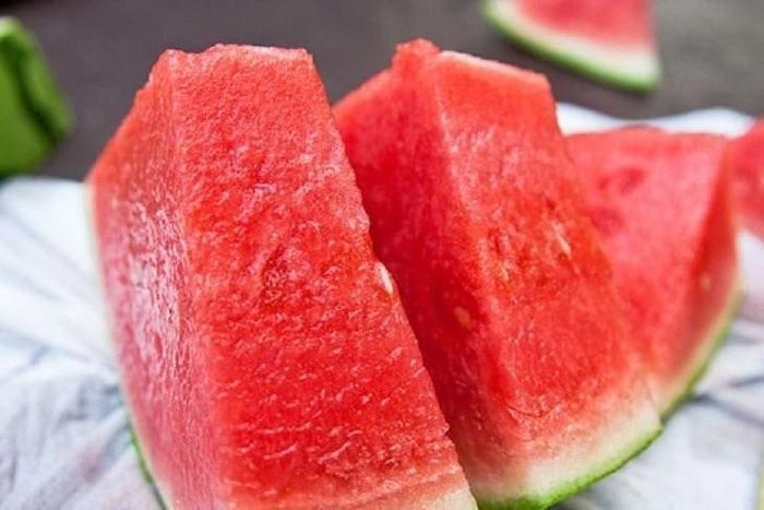 Dù chứa hơn 90% là nước, dưa hấu vẫn cung cấp một lượng carbohydrate đáng kể. Ảnh minh họa