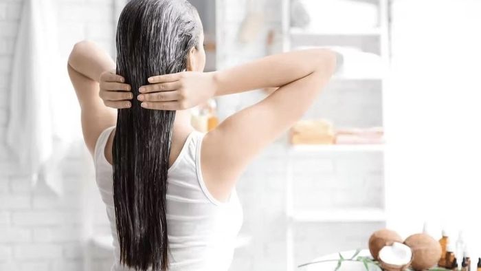Chỉ cần kiên trì chăm sóc một thời gian là mái tóc của bạn sẽ mềm mượt, chắc khỏe trở lại. Ảnh minh họa