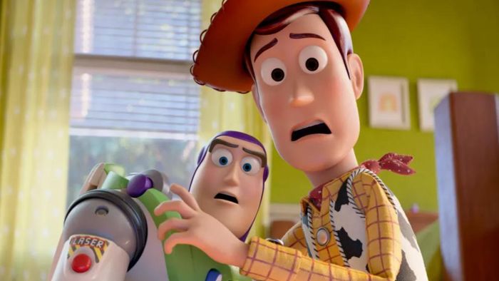 Toy Story 5 thể hiện một cách dí dóm việc con người sử dụng các công cụ công nghệ hiện đại