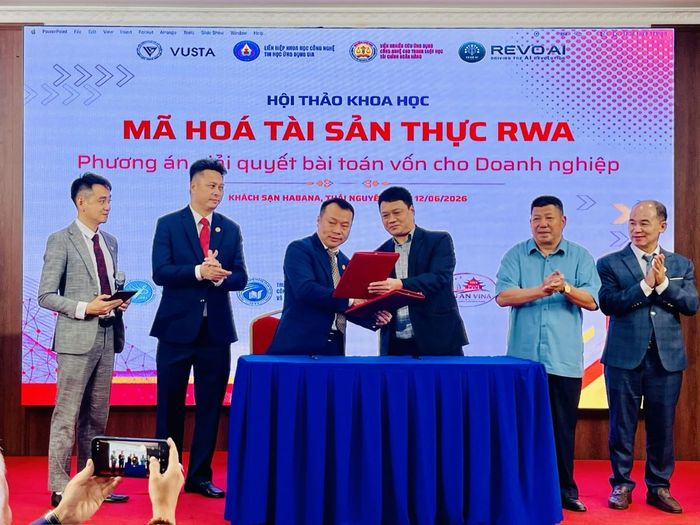 Lễ ký kết cam kết đầu tư 1.500 tỷ đồng giữa Công ty CP Quỹ Đầu tư Đại chúng Revo AI và Khách sạn Habana.