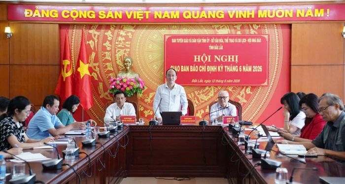  Ông Trần Minh Trí - Phó Trưởng Ban Tuyên giáo và Dân vận Tỉnh ủy phát biểu kết luận hội nghị. 