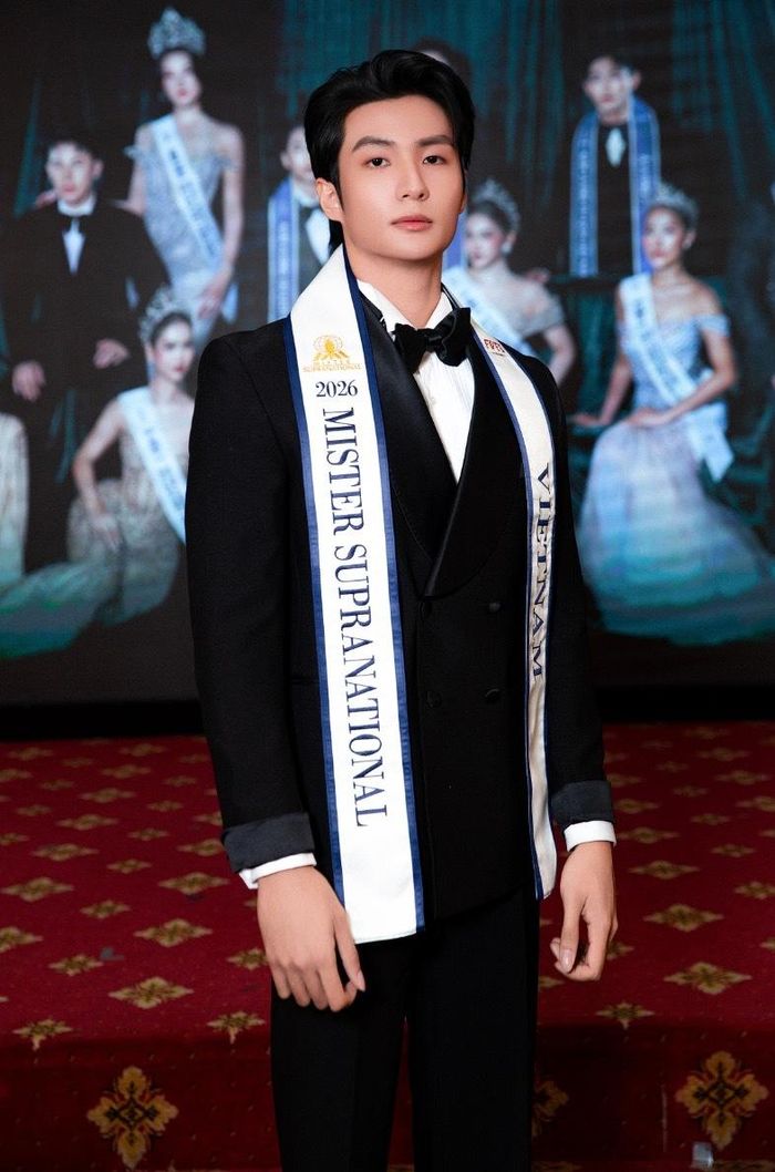Nam vương Nguyễn Hàn Việt trở thành đại diện Việt Nam tham dự cuộc thi Mister Supranational 2026 (Nam vương Siêu quốc gia).