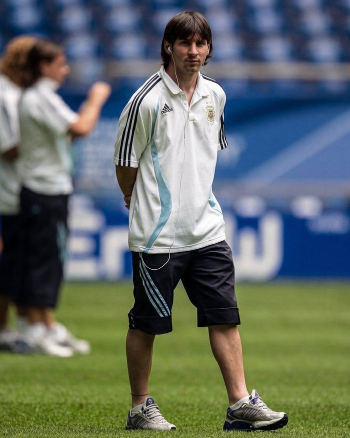 Messi đăng bộ ảnh kỷ niệm hành trình 20 năm tại World Cup, bắt đầu từ tấm ảnh năm 2006. (Ảnh: @leomessi/Instagram)