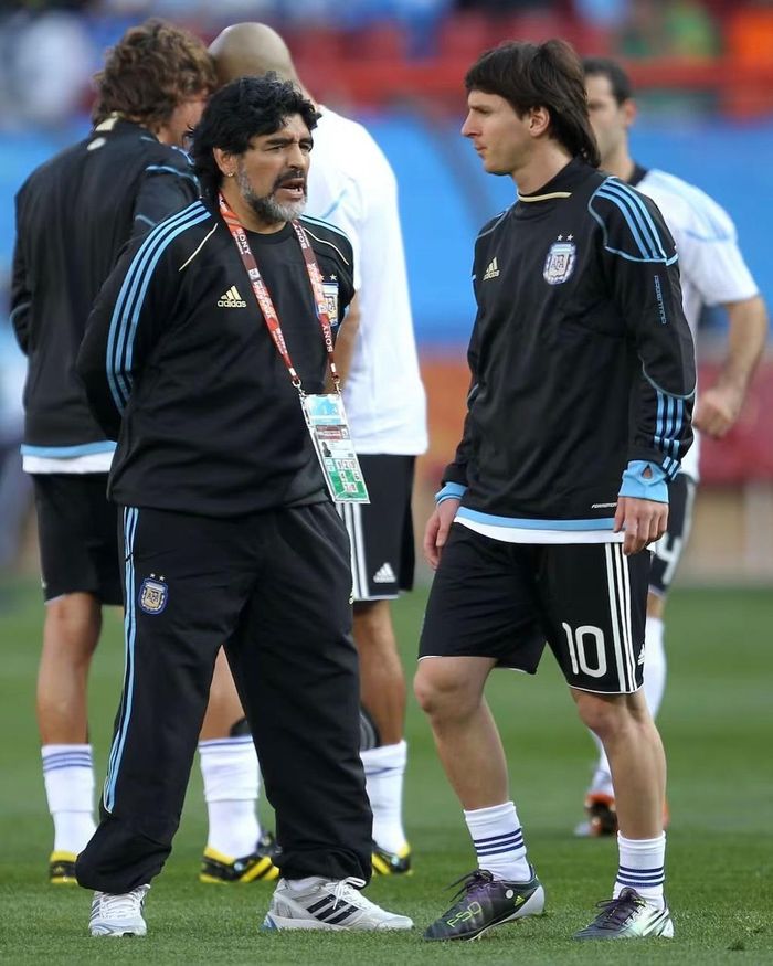 Messi cùng tuyển Argentina tham dự World Cup 2010 dưới sự dẫn dắt của huyền thoại Diego Maradona. (Ảnh: @leomessi/Instagram)