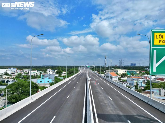 Sau khi các khó khăn được tháo gỡ, dự án được tái khởi động và hoàn thành các hạng mục chính. Ngày 19/12/2025, cầu Bình Khánh được khánh thành, đánh dấu việc hoàn tất một hạng mục kỹ thuật quan trọng của tuyến cao tốc Bến Lức - Long Thành.