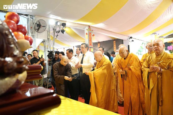 Buổi lễ có sự hiện diện của Trưởng lão Hòa thượng Thích Thiện Nhơn - Phó Pháp chủ Hội đồng Chứng minh, Chủ tịch Hội đồng Trị sự GHPG Việt Nam cùng nhiều chư tôn đức trong GHPG Việt Nam.