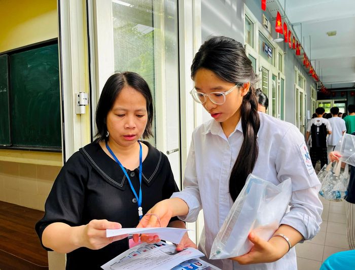 Các phòng thi được trang bị đầy đủ cơ sở vật chất, tạo thuận lợi cho thí sinh làm bài thi. Ảnh: ND
