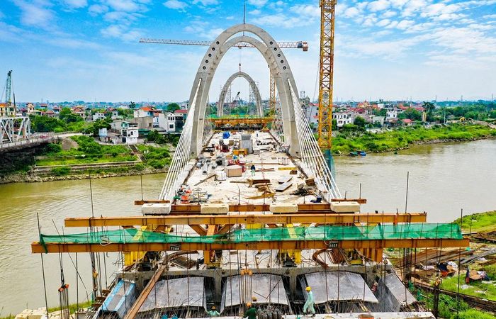 Đơn vị thi công phấn đấu cơ bản hoàn thành cầu Đuống mới trong tháng 9-2026.
