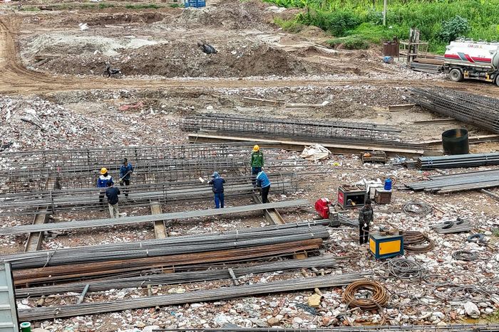 Đến nay, công tác giải phóng mặt bằng tại địa bàn phường Thượng Cát cơ bản đã hoàn tất. Các đơn vị thi công đang chờ bàn giao thêm mặt bằng sạch để triển khai các hạng mục tiếp theo. Ảnh: Duy Khánh