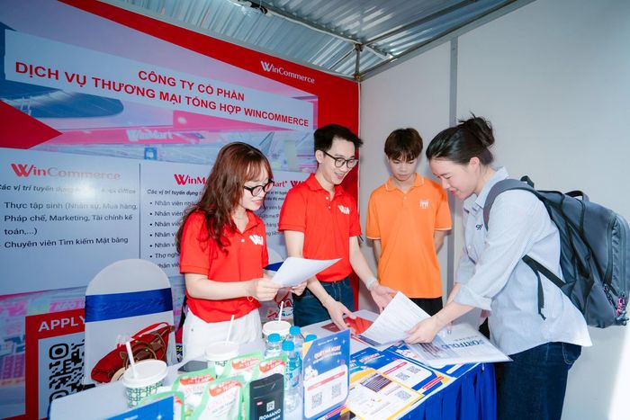 Các nhà tuyển dụng đánh giá cao sinh viên của trường HSB bởi sự năng động, chủ động. Ảnh: ĐT