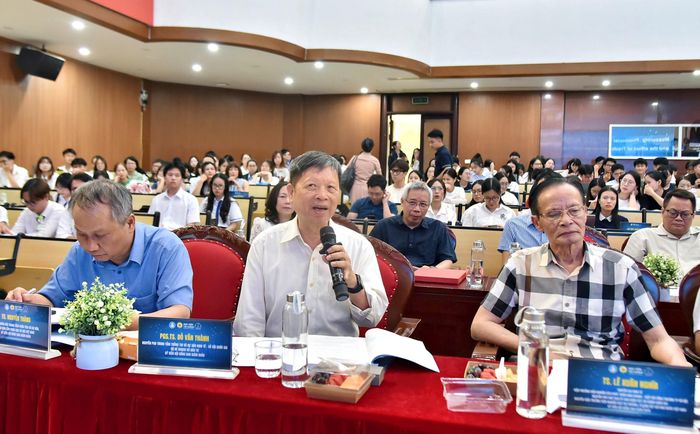 Nghiên cứu của các nhóm sinh viên được các nhà khoa học đánh giá cao. Ảnh: Bình Minh.