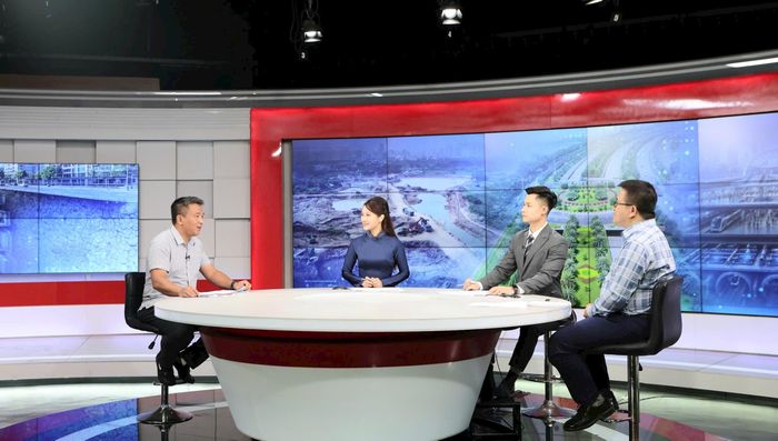 Ông Lương Đức Thắng, Phó trưởng Phòng Kết cấu - Hạ tầng giao thông đô thị, Sở Xây dựng Hà Nội trao đổi tại chương trình. Ảnh: Thanh Hải