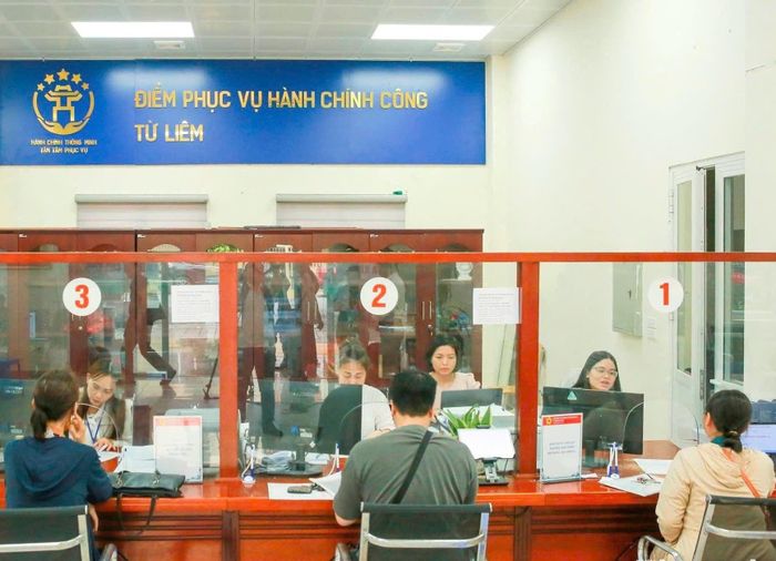 Bộ máy chính quyền địa phương hai cấp ngày càng phục vụ người dân tốt hơn. Ảnh: PV