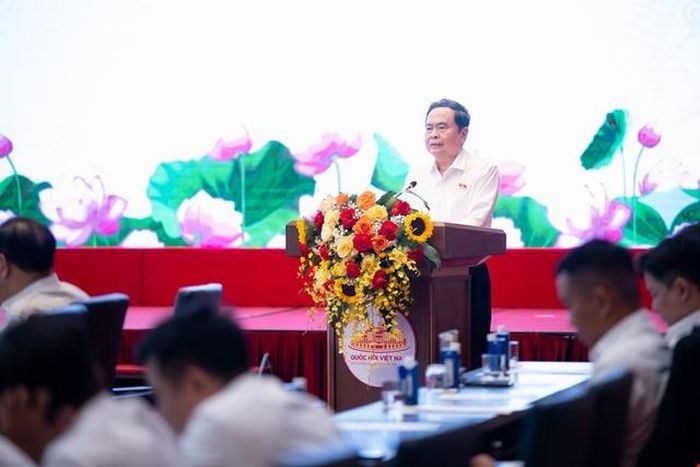 Chủ tịch Quốc hội phát biểu chúc mừng các cơ quan báo chí tại buổi gặp mặt.