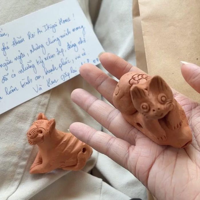 Nhiều khách du lịch được chủ nơi lưu trú tặng "quà quê". - Ảnh: @byyourshea