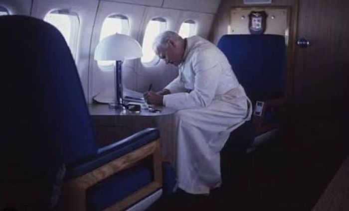 Sự cố đã tạo nên một tình huống ngoại giao đặc biệt trong lịch sử Vatican. Dù chuyến bay cuối cùng gặp trục trặc, chuyến công du Tây Ban Nha của Giáo hoàng Leo XIV vẫn được đánh giá là thành công. 