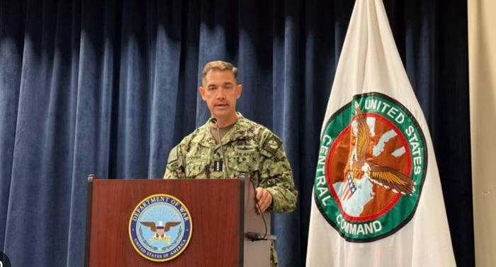Theo CENTCOM, Iran đã phóng nhiều máy bay không người lái tự sát nhằm vào các tàu thương mại đang di chuyển qua tuyến hàng hải chiến lược này. 