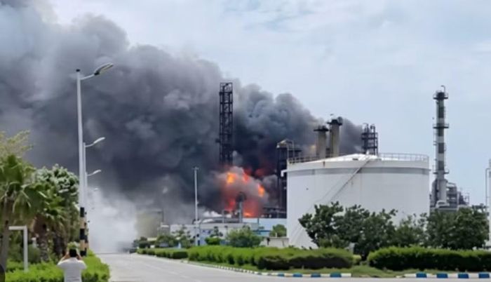 Tuy nhiên, Reuters cho biết hãng chưa thể xác định số tiền nói trên là nguồn vốn của UAE hay là tài sản của Iran bị phong tỏa lâu nay trong hệ thống ngân hàng UAE hoặc tại các quốc gia khác.