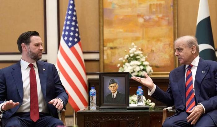 Hai nguồn tin trong khu vực cho biết UAE đã đồng ý giải ngân tổng cộng 10 tỷ USD cho Iran. Trong số này, hơn 3 tỷ USD đã được chuyển giao. 