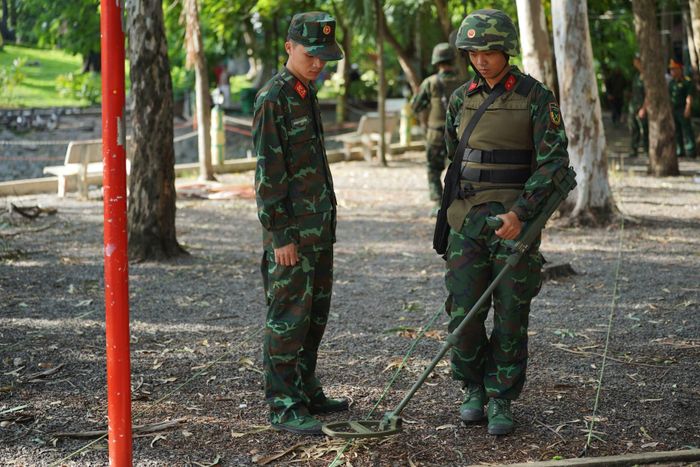 Đây là bước chuẩn bị nhằm kiểm chứng thông tin, phục vụ công tác khai quật, tìm kiếm hài cốt liệt sĩ dự kiến triển khai vào cuối tháng 6, đầu tháng 7.