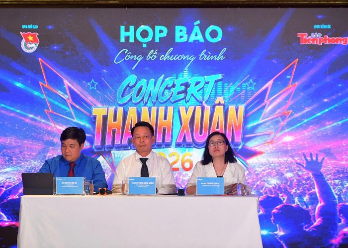 Đoàn chủ trì thông tin sự kiện Concert Thanh Xuân.