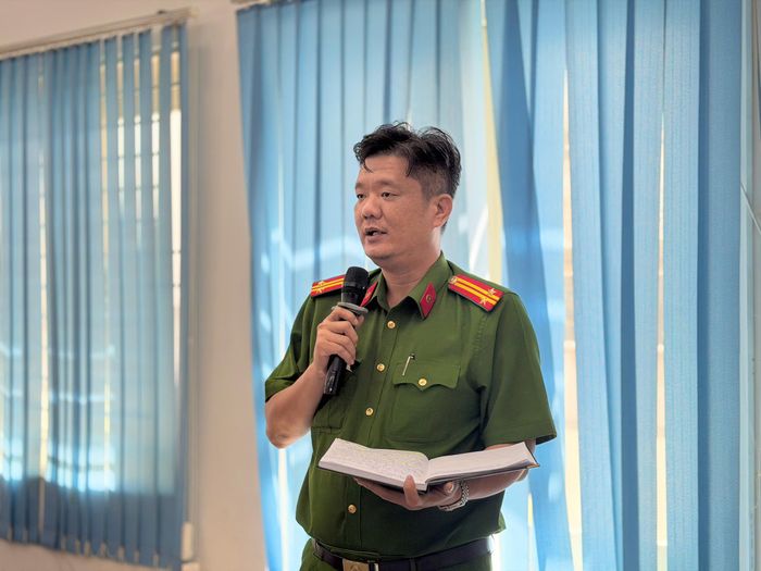 Theo Trung tá Trần Hải Đăng, cảnh sát khu vực tham gia hòa giải ở cơ sở không chỉ nâng cao hiệu quả hòa giải mà còn hỗ trợ công tác nắm tình hình, quản lý địa bàn và phòng ngừa vi phạm pháp luật. Ảnh: TRẦN MINH