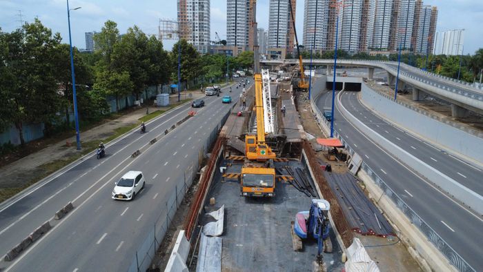  Do các nhịp cầu còn lại chưa được kết nối hoàn chỉnh nên các đơn vị đang tập trung đẩy nhanh tiến độ để hoàn thành. 
