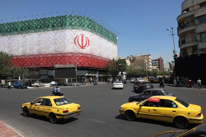  Khu vực quảng trường Enghelab ở Tehran (Iran) hôm 14-6. Ảnh: AFP 