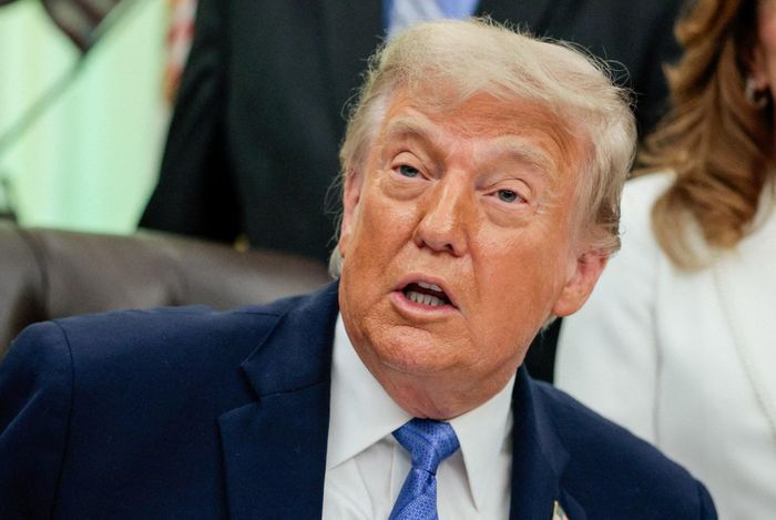  Ông Trump đang thu hút sự quan tâm lớn khi phải đưa ra quyết định bổ nhiệm nhân sự mới cho vị trí Giám đốc Tình báo Quốc gia. Ảnh: Reuters. 