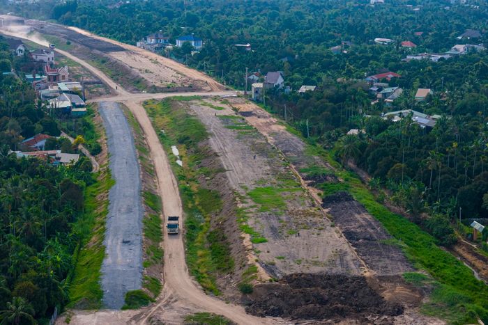 Dự kiến khi giá nhiên liệu dần ổn định, công suất huy động vật liệu đá và nguồn cung nhựa đường nhập khẩu có thể tăng lên, bù đắp sản lượng thời gian qua.