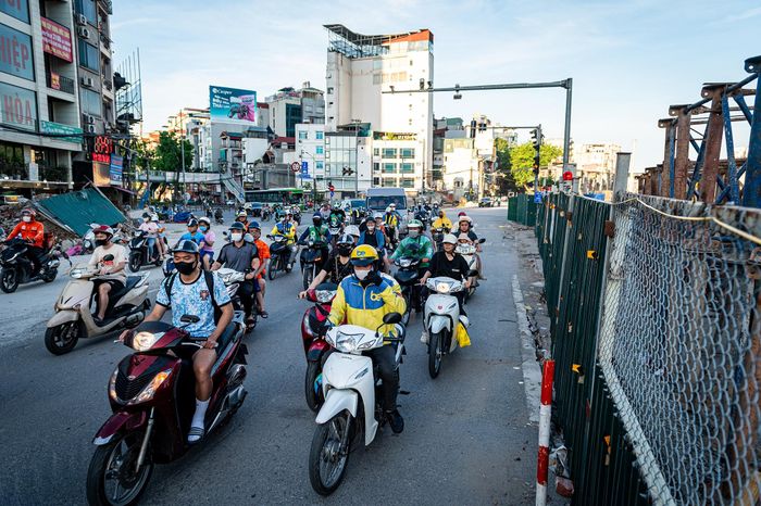  Sau vài ngày áp dụng phương án tổ chức giao thông mới, nút giao Láng Hạ - Giảng Võ - La Thành nhìn chung thông thoáng, ít xảy ra ùn tắc. 