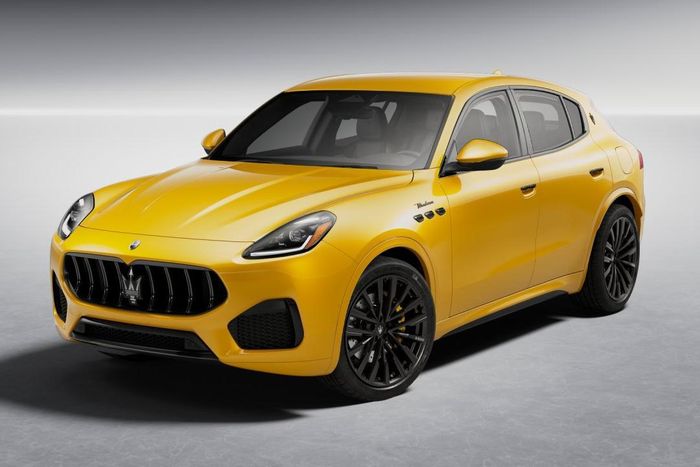  Maserati Grecale Modena V6 sử dụng động cơ V6 Nettuno twin-turbo 3.0L do Maserati phát triển, được tinh chỉnh để đạt công suất 390 mã lực và mô-men xoắn 500 Nm. 