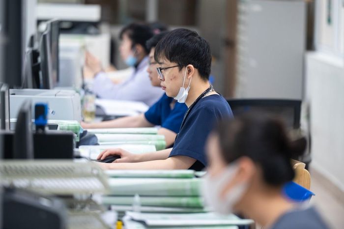  Bộ Y tế ban hành quy định mới về thuốc hỗ trợ miễn phí tại bệnh viện, tăng trách nhiệm công khai, minh bạch và ngăn lợi dụng để quảng cáo, tiếp thị. Ảnh: Đinh Hà. 