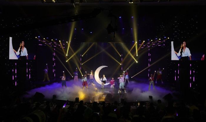 Ca sĩ Phan Như Thùy với "A little dream of me"