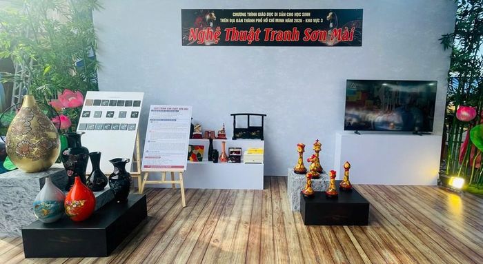 Trưng bày các làng nghề truyền thống. Ảnh: BTC “Chương trình giáo dục di sản cho học sinh trên địa bàn TP.HCM năm 2026 - Khu vực 3”