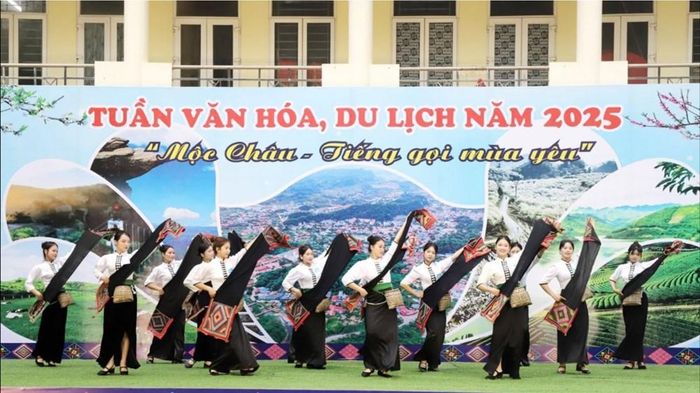 Xuyên suốt Tuần văn hóa - du lịch Mộc Châu 2026 sẽ diễn ra nhiều hoạt động văn hóa cộng đồng các dân tộc giàu bản sắc