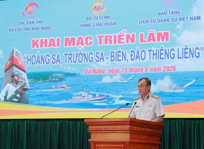 Đồng chí Chuẩn Đô đốc Nguyễn Đăng Tiến, Chính ủy Vùng 3 Hải quân phát biểu tại lễ khai mạc. Ảnh: TTXVN phát