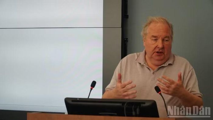  Giáo sư, Tiến sĩ Khoa học Lịch sử Dmitry Mosyakov tham dự Hội thảo khoa học tại Moskva, Nga. (Ảnh: THANH THỂ) 