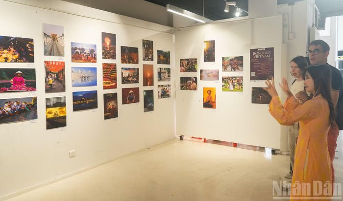 Không gian Festival Bonjour Vietnam lần thứ 3 tại Trung tâm Văn hóa Việt Nam ở Paris.