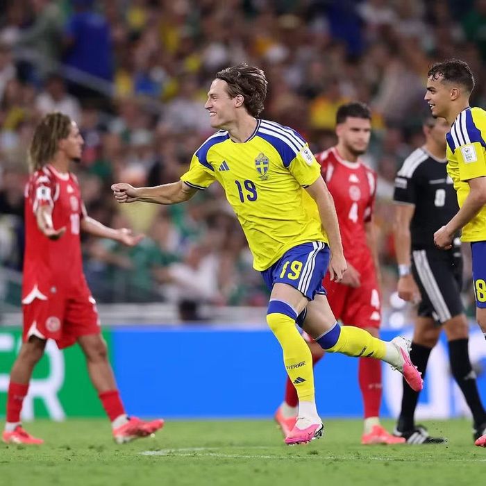 Thụy Điển chiếm ưu thế. (Ảnh: FIFA)