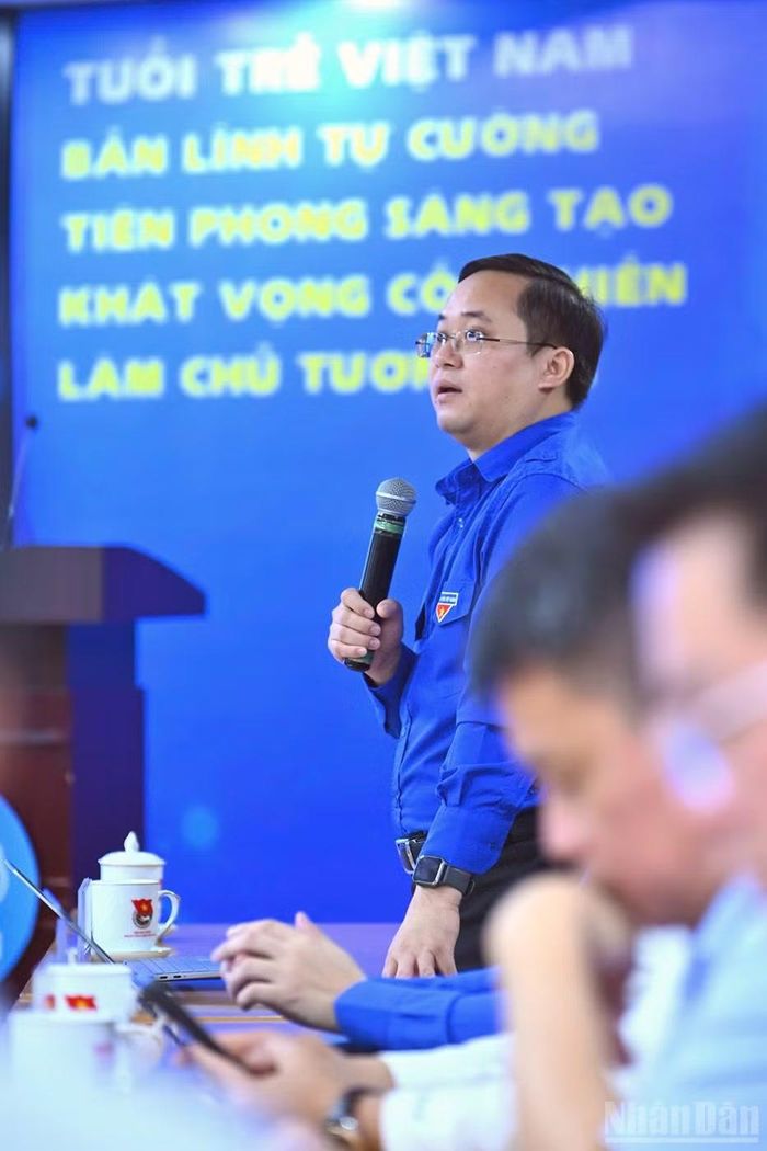 Các đồng chí đại diện Trung ương Đoàn trả lời một số vấn đề các cơ quan thông tấn, báo chí nêu.