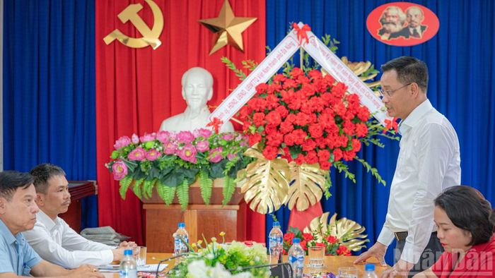 Đồng chí Lê Ngọc Quang phát biểu tại buổi làm việc.