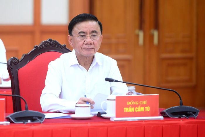 Đồng chí Trần Cẩm Tú, Ủy viên Bộ Chính trị, Thường trực Ban Bí thư tham dự cuộc làm việc.